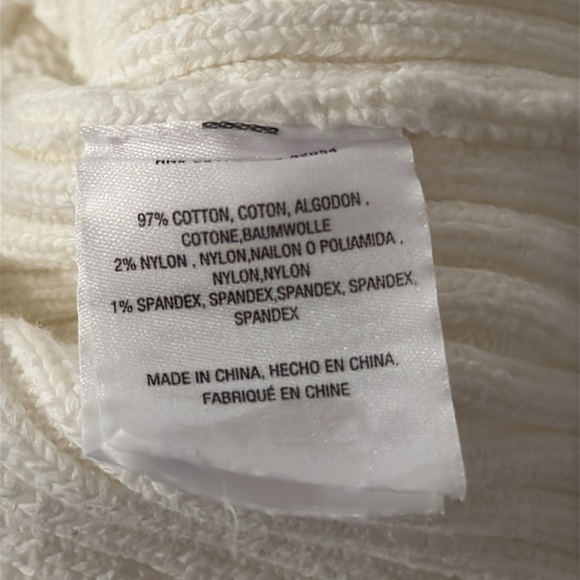 Knitted & Knotted Cropped Sweater - Picture 7 of 7